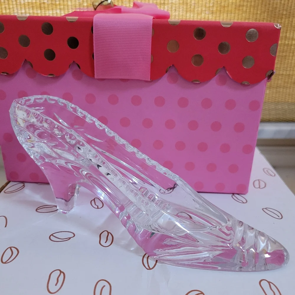 Glass Slipper ~ Cinderella ~ Bridal ~ Fashionista ~ Pretty! ~ GUC